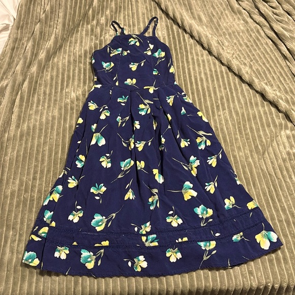 XS navy dress with floral pattern - Picture 2 of 3